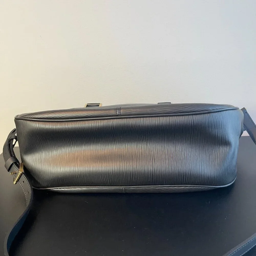 Louis Vuitton Vintage Black Epi Leather Dhanura MM Bag - Preowned - Picture 3 of 14